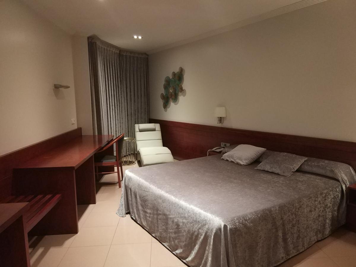 Hotel Els Noguers Manresa Ngoại thất bức ảnh