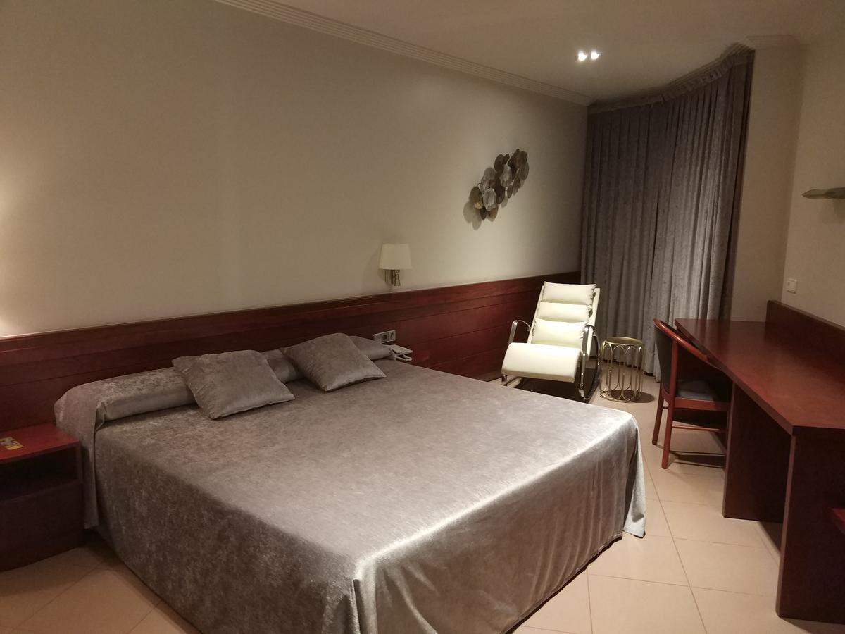 Hotel Els Noguers Manresa Ngoại thất bức ảnh